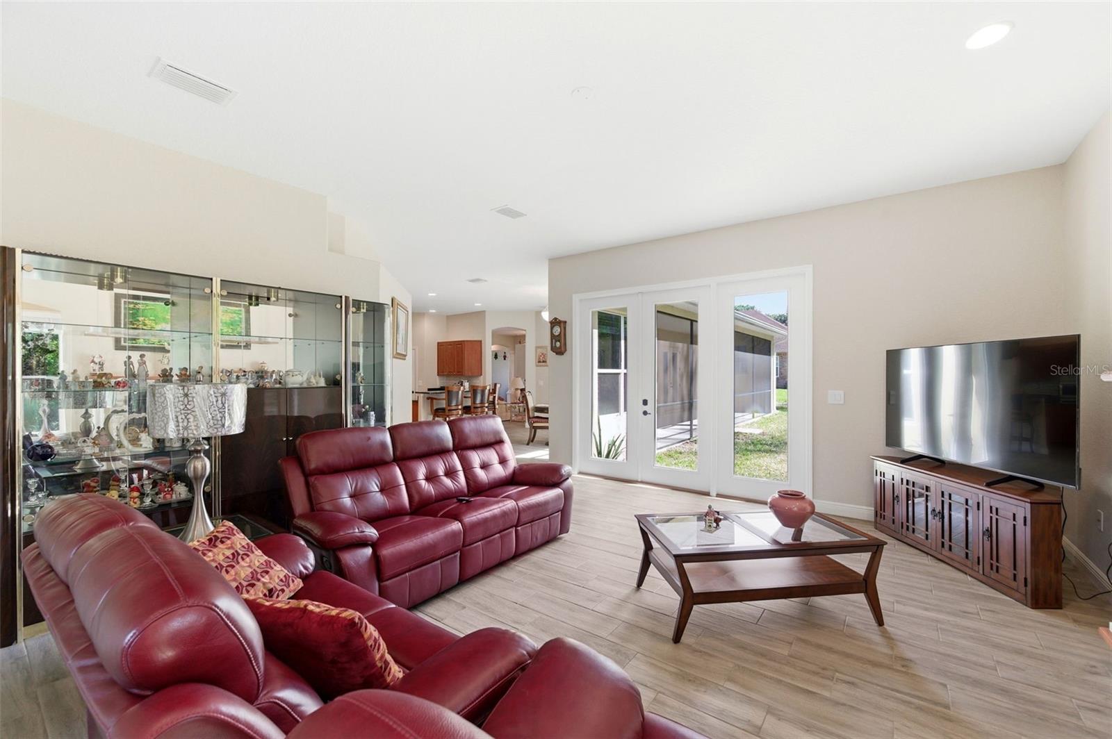 Image 19 of 87 For 4453 Lake In The Woods Drive