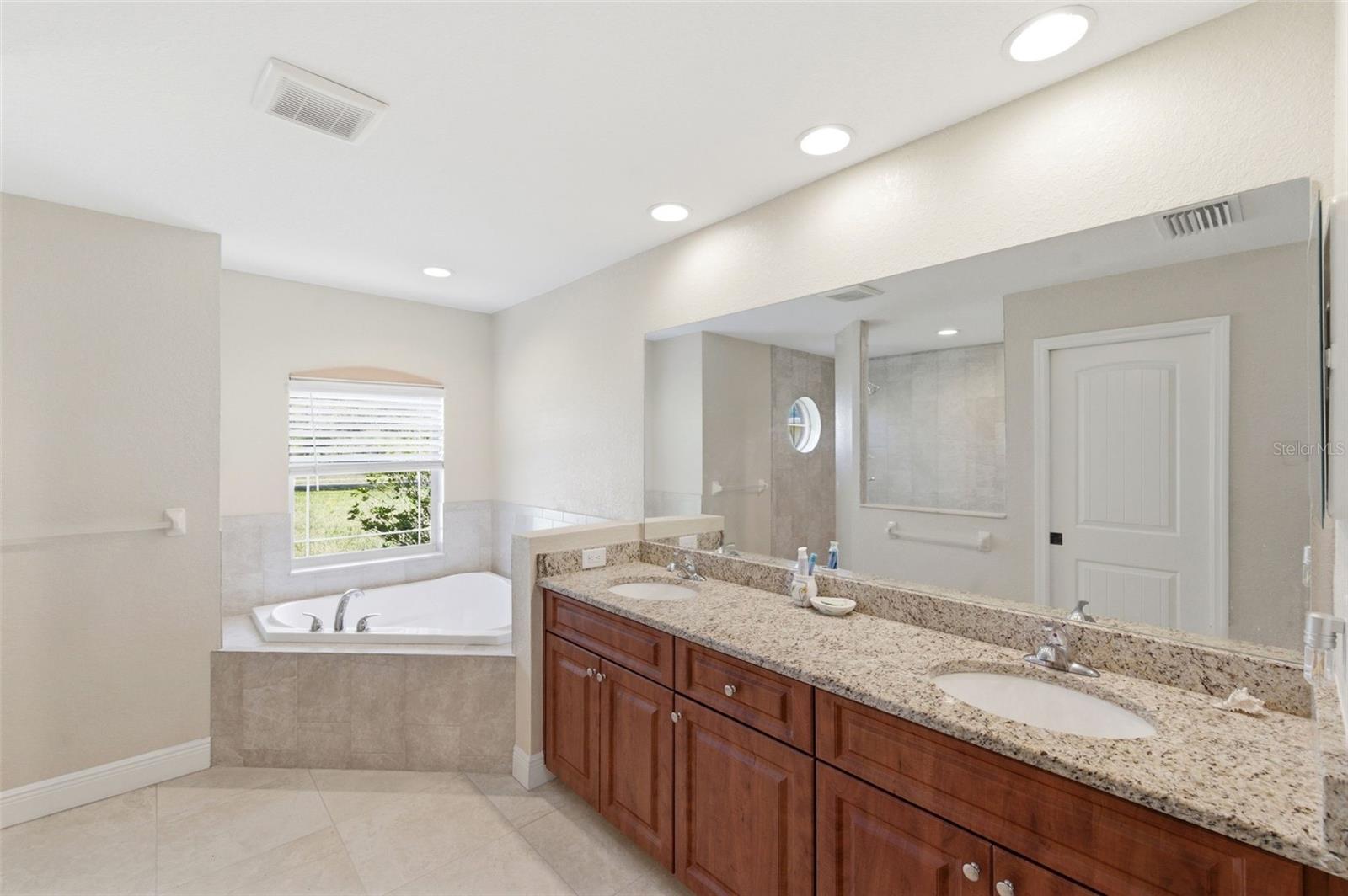 Image 27 of 87 For 4453 Lake In The Woods Drive