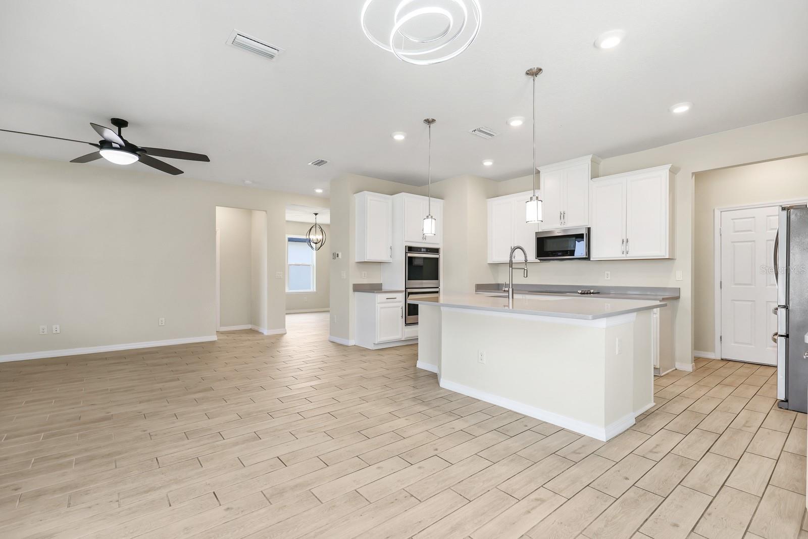 Image 11 of 44 For 13441 Palmera Vista Drive