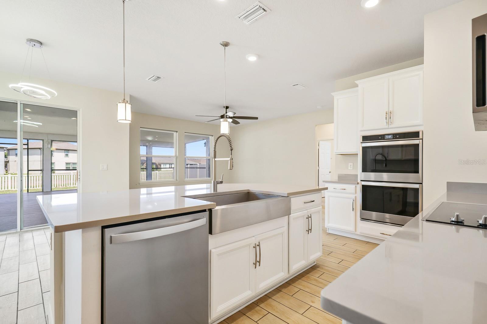 Image 14 of 44 For 13441 Palmera Vista Drive