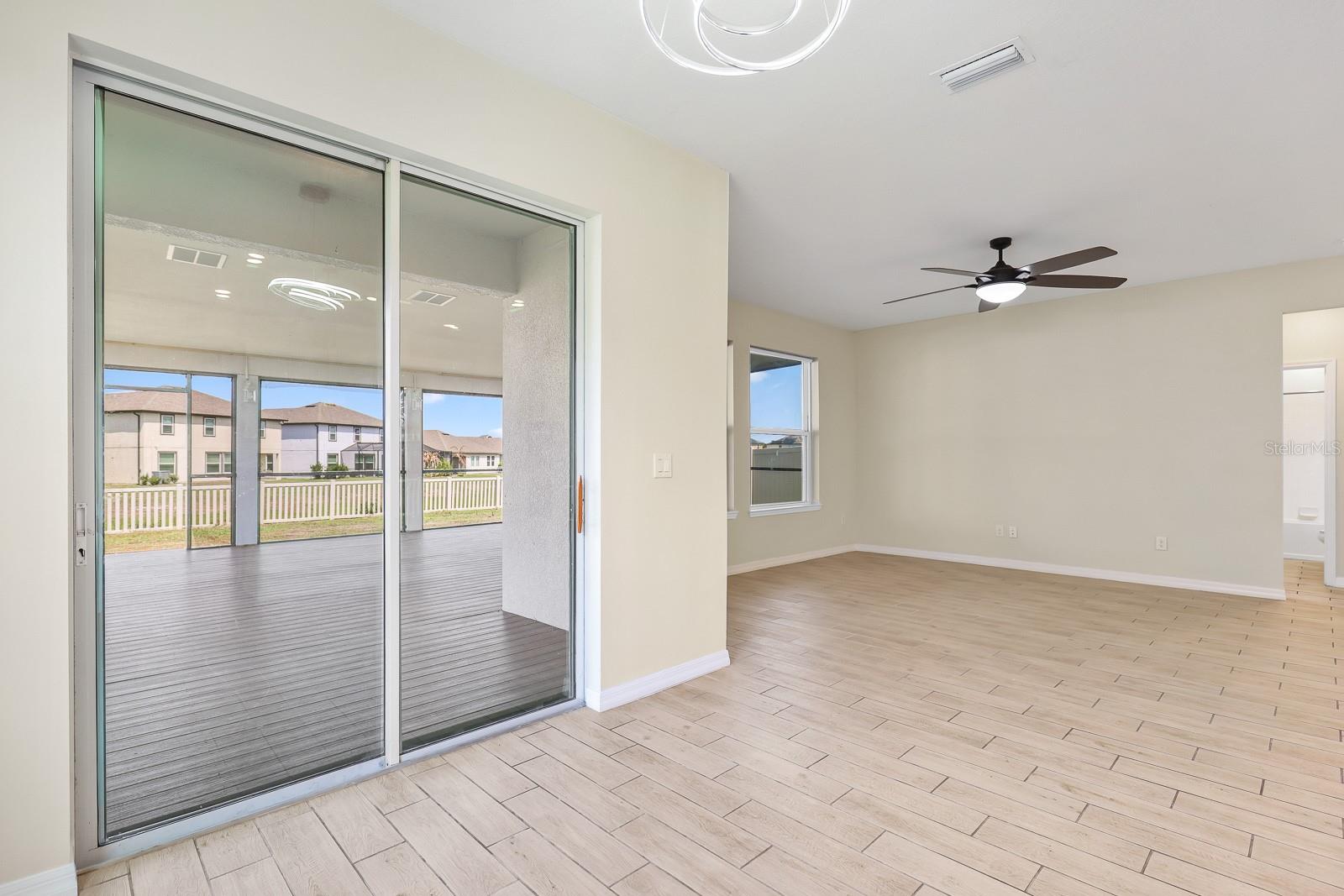 Image 16 of 44 For 13441 Palmera Vista Drive