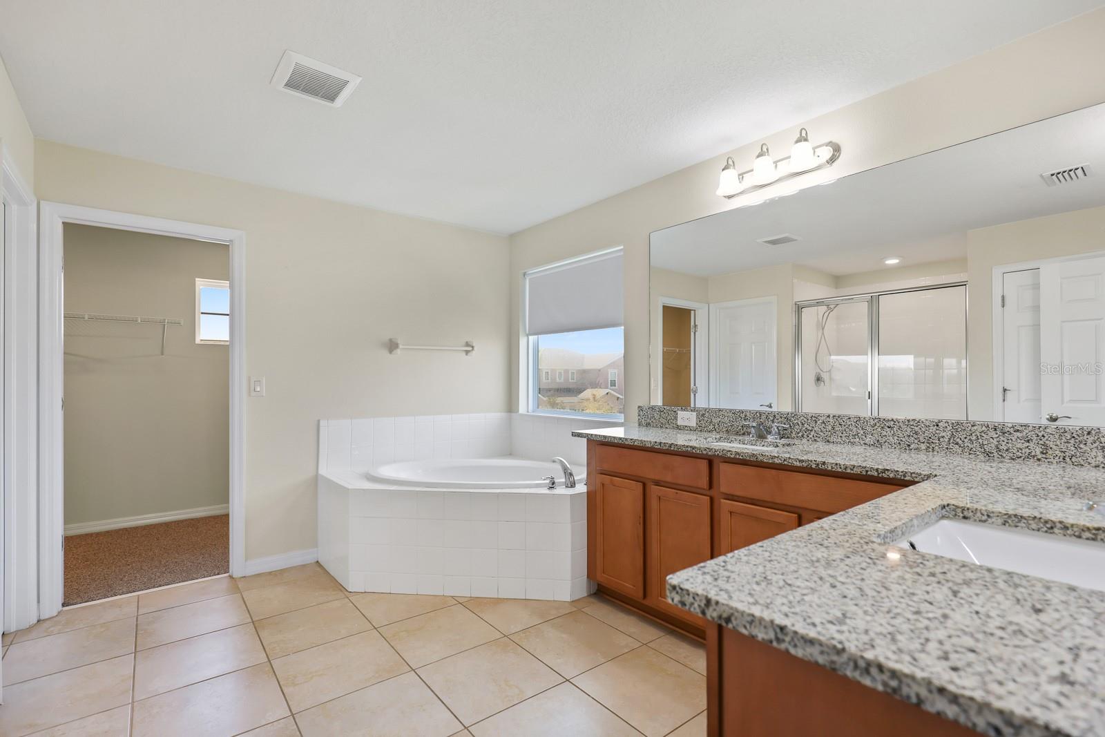 Image 25 of 44 For 13441 Palmera Vista Drive