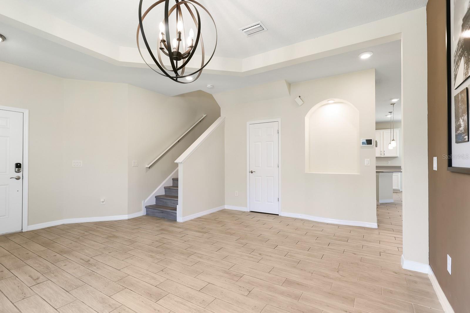 Image 5 of 44 For 13441 Palmera Vista Drive