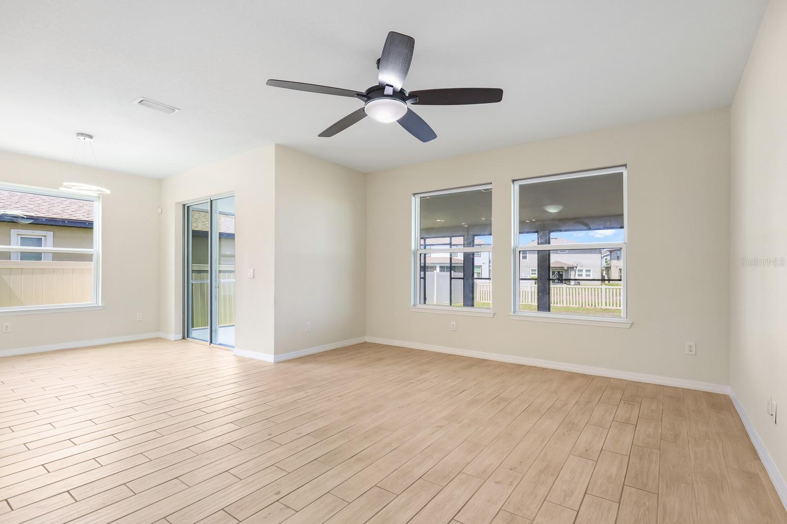 Image 6 of 44 For 13441 Palmera Vista Drive