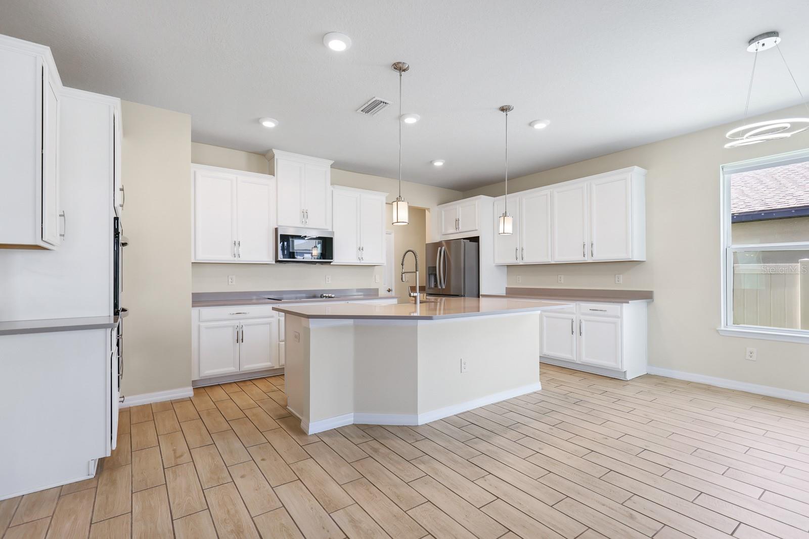 Image 9 of 44 For 13441 Palmera Vista Drive