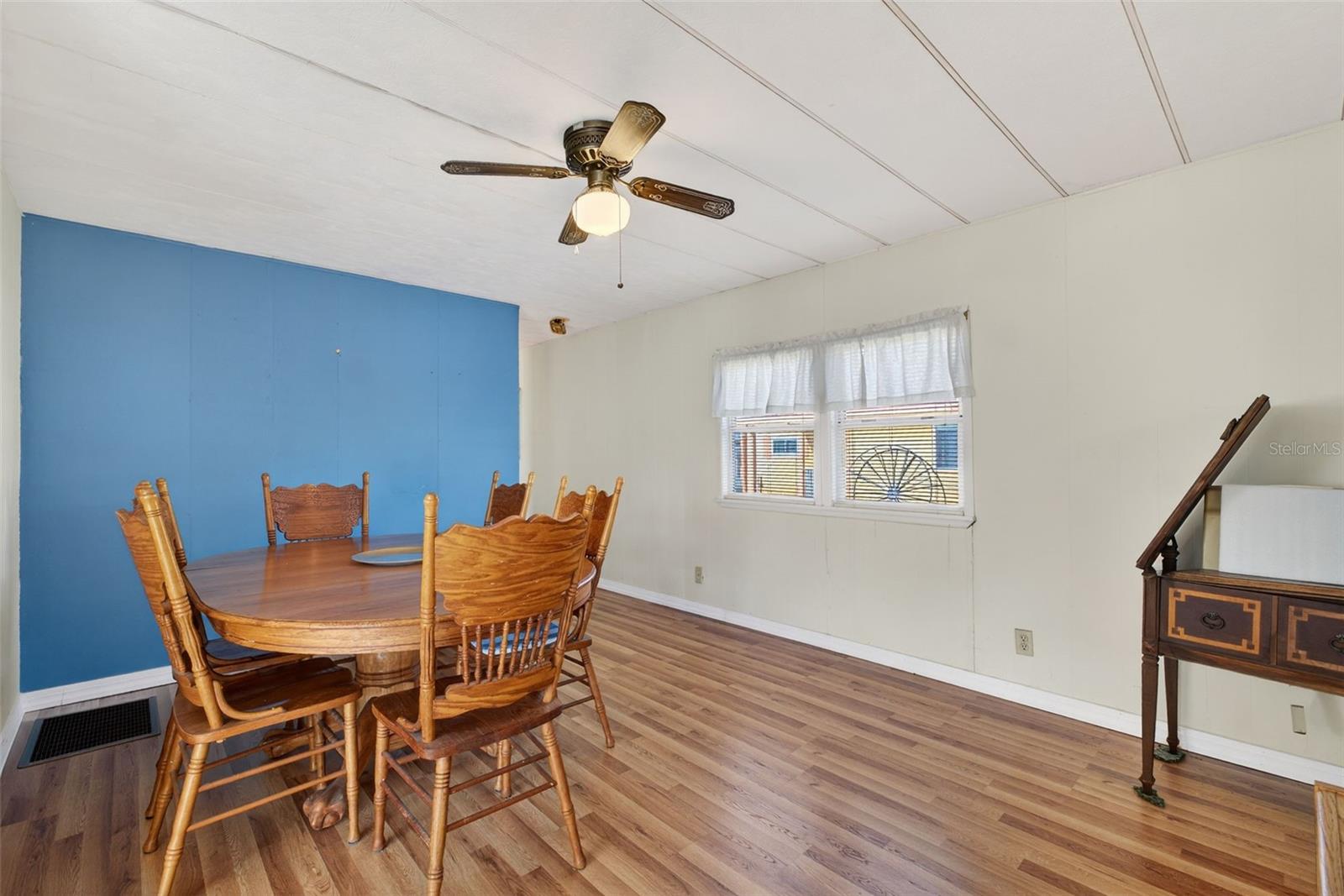 Image 10 of 32 For 39136 Flora Avenue