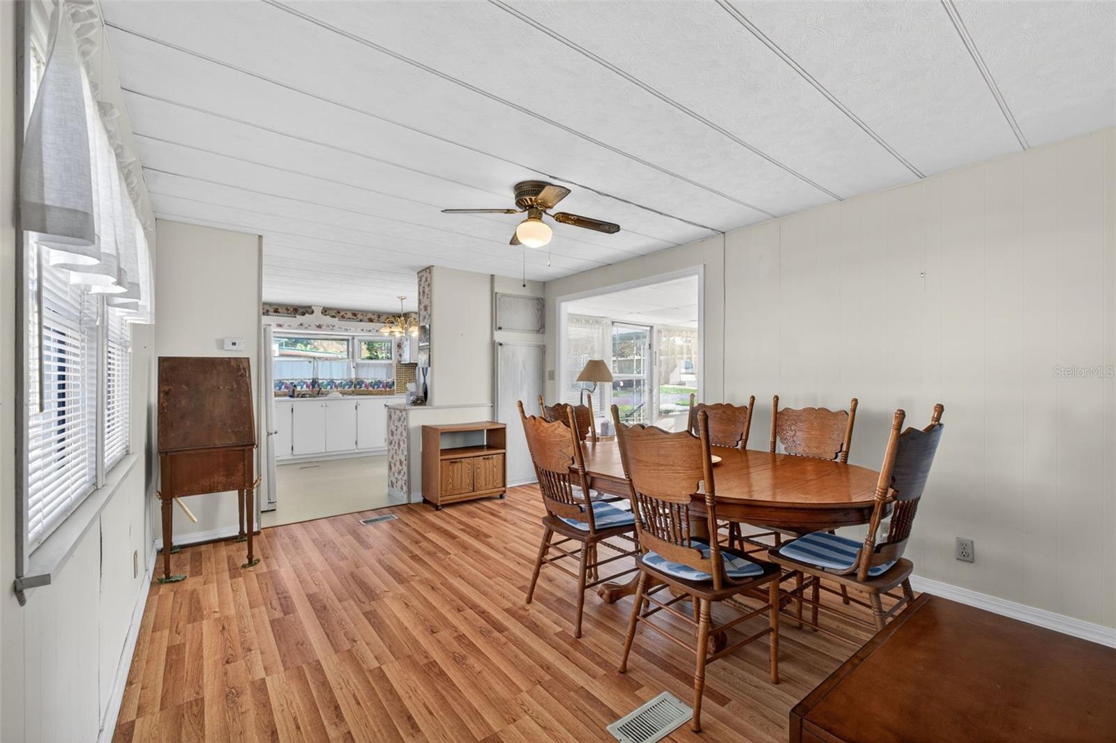 Image 12 of 32 For 39136 Flora Avenue