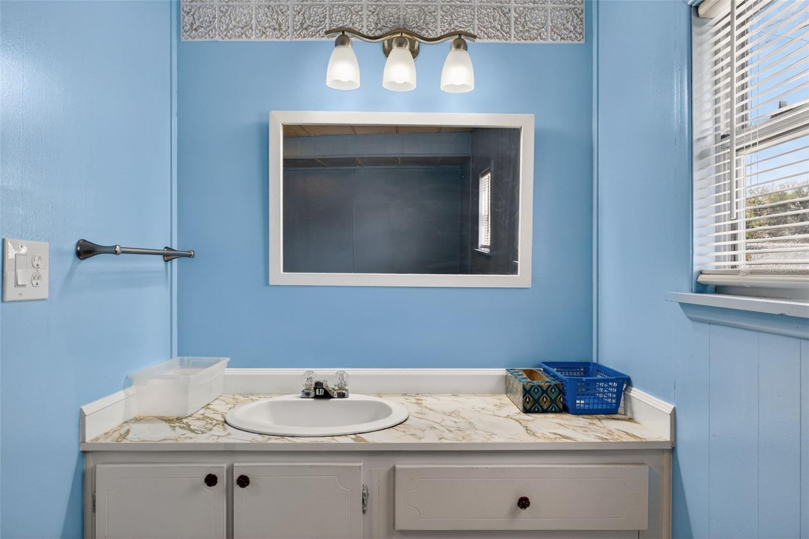 Image 20 of 32 For 39136 Flora Avenue