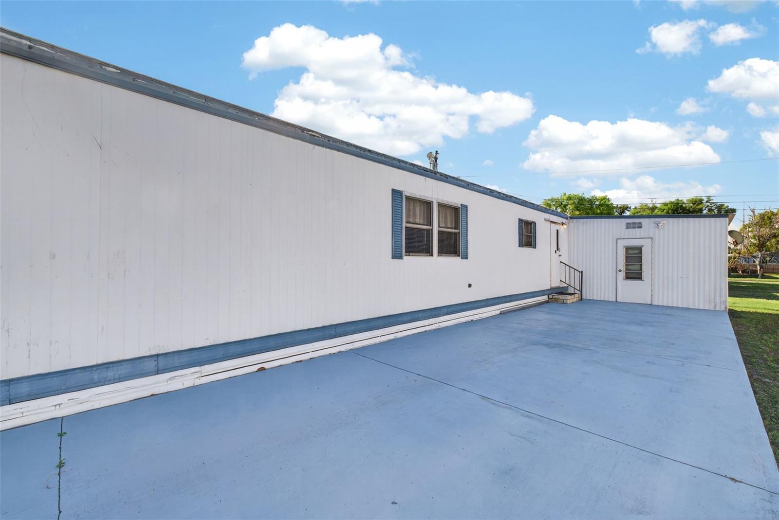 Image 30 of 32 For 39136 Flora Avenue