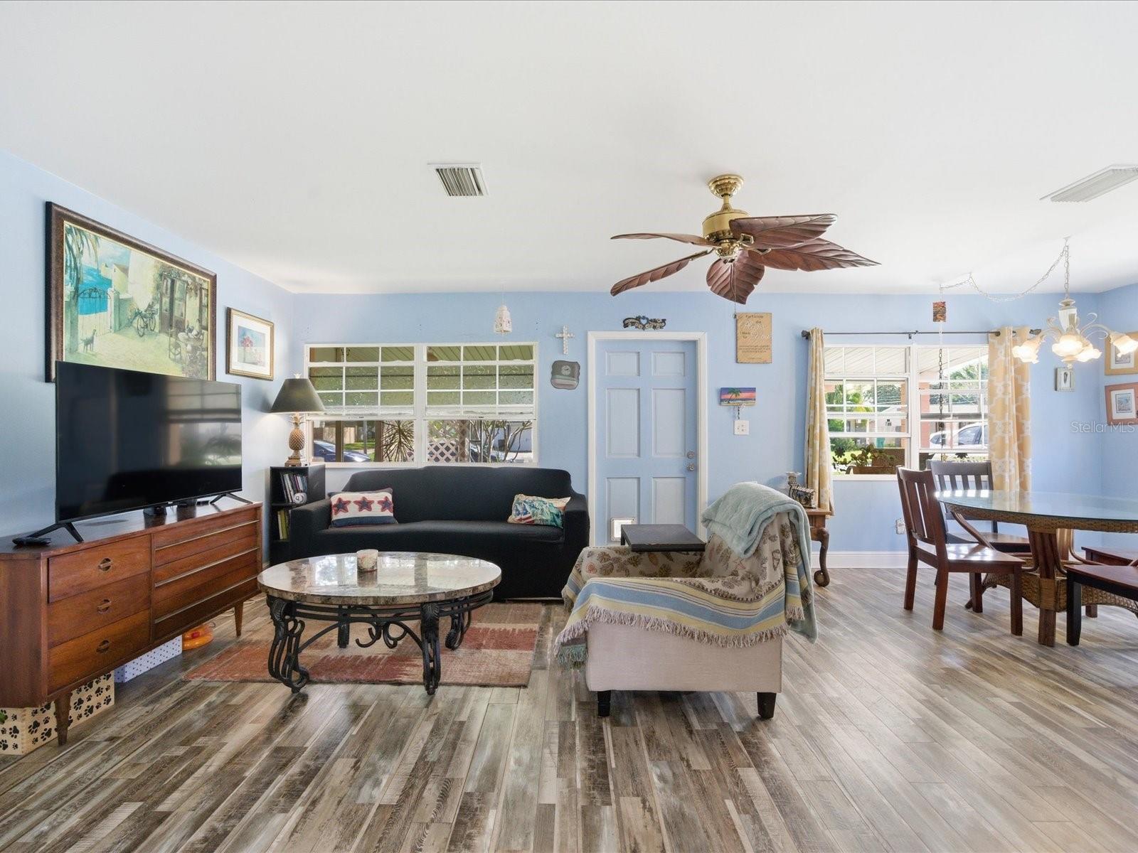 Image 12 of 35 For 10698 106th Street