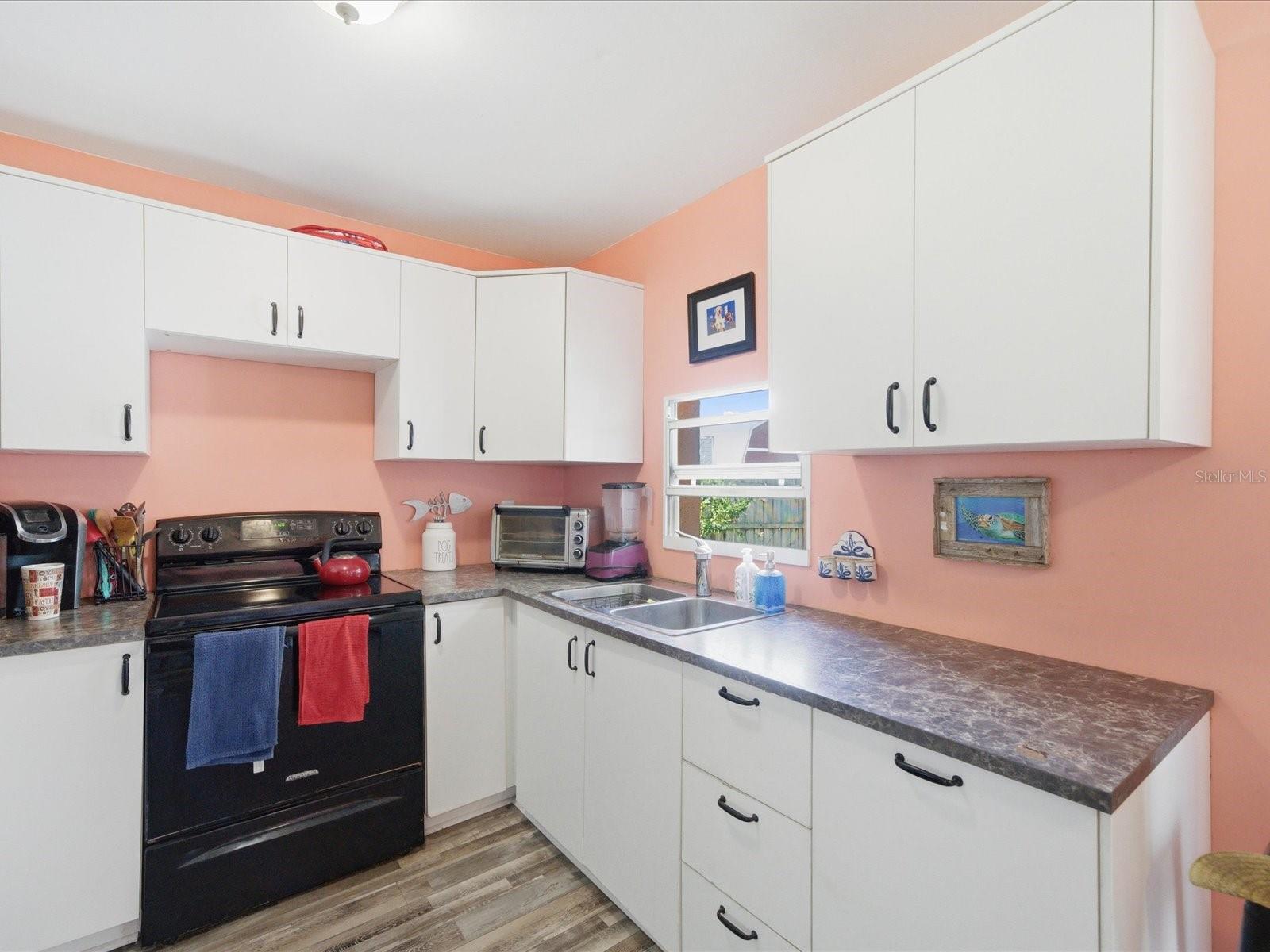 Image 16 of 35 For 10698 106th Street