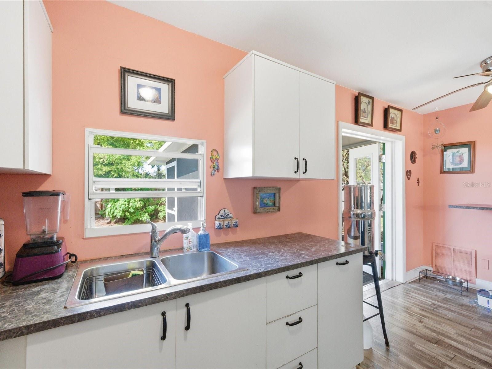 Image 18 of 35 For 10698 106th Street