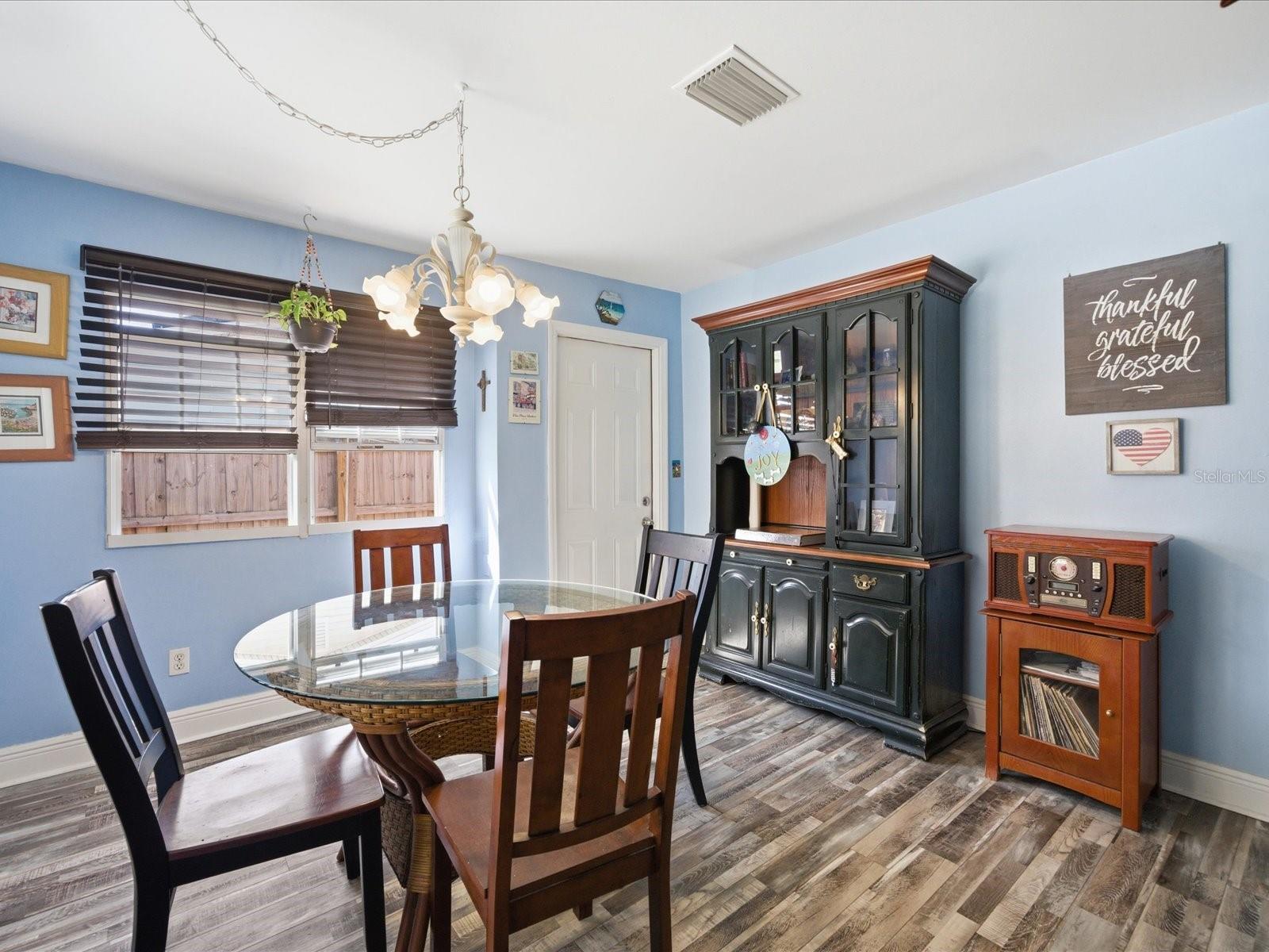 Image 20 of 35 For 10698 106th Street