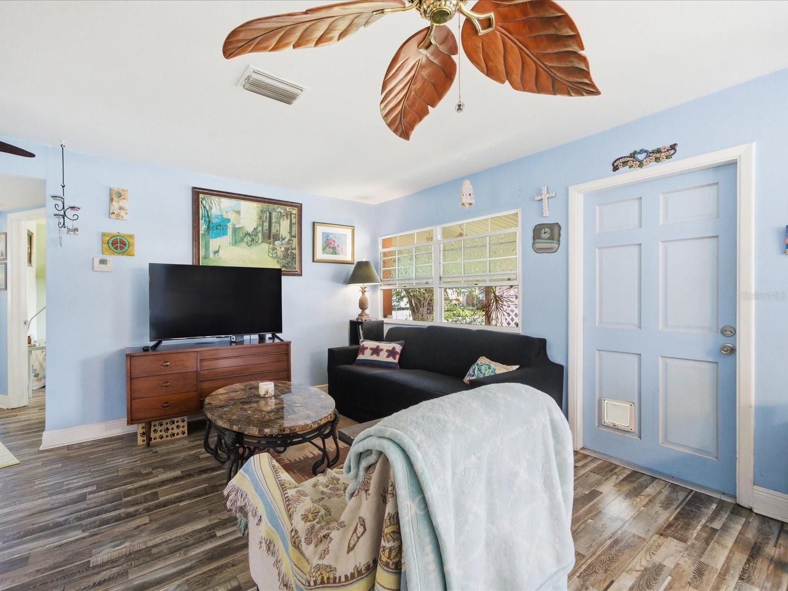 Image 8 of 35 For 10698 106th Street