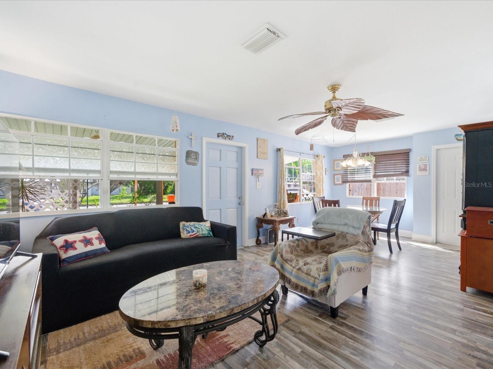 Image 9 of 35 For 10698 106th Street