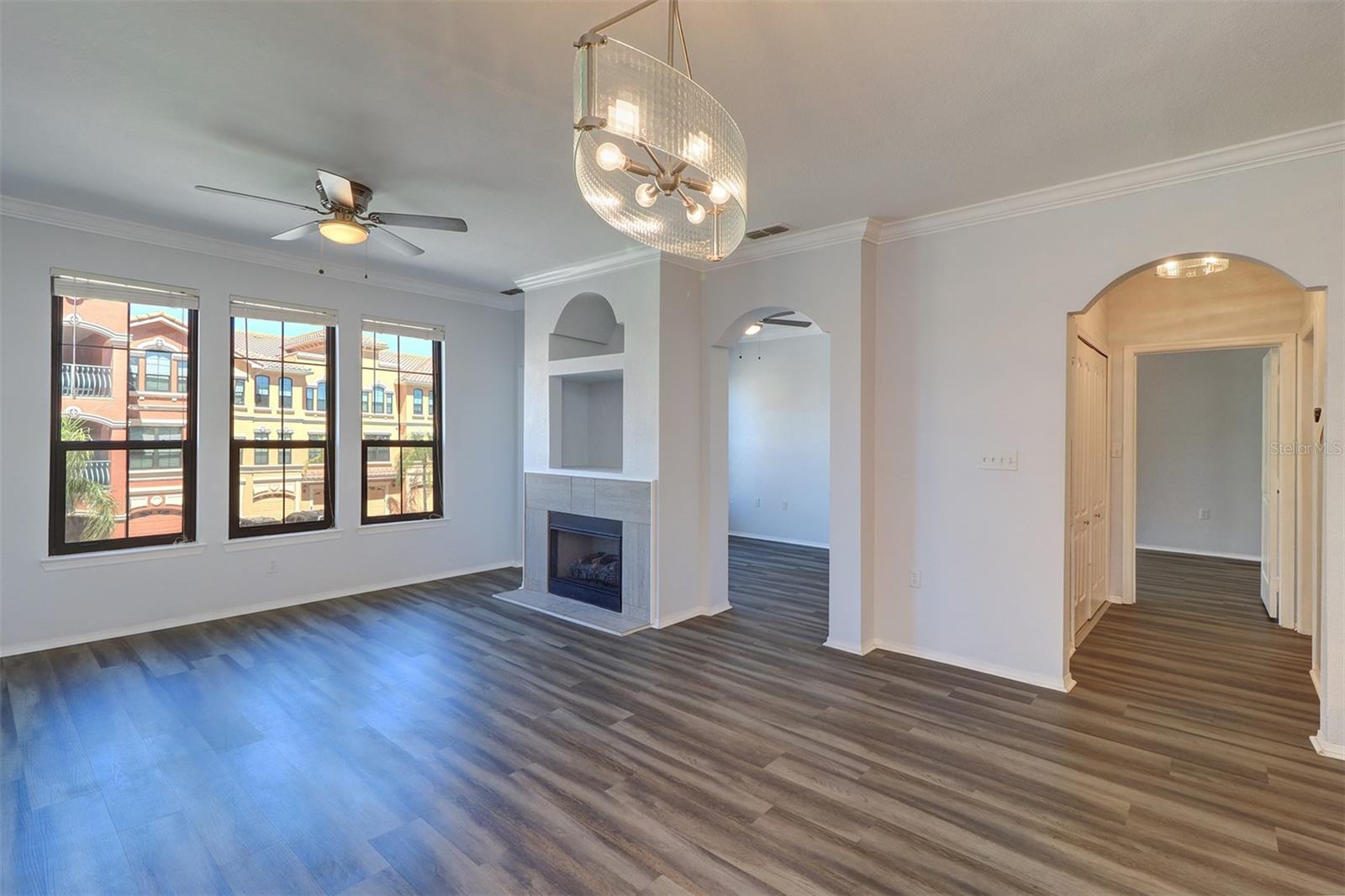 Image 3 of 49 For 2722 Via Tivoli  422b