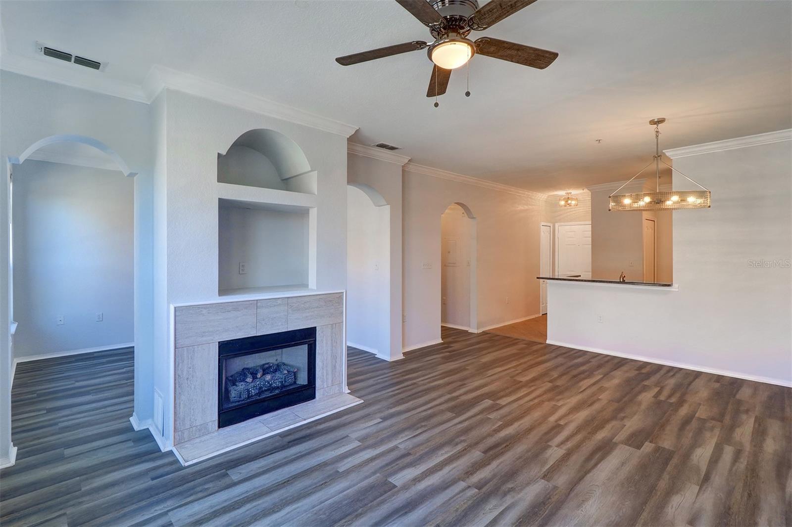 Image 7 of 49 For 2722 Via Tivoli  422b