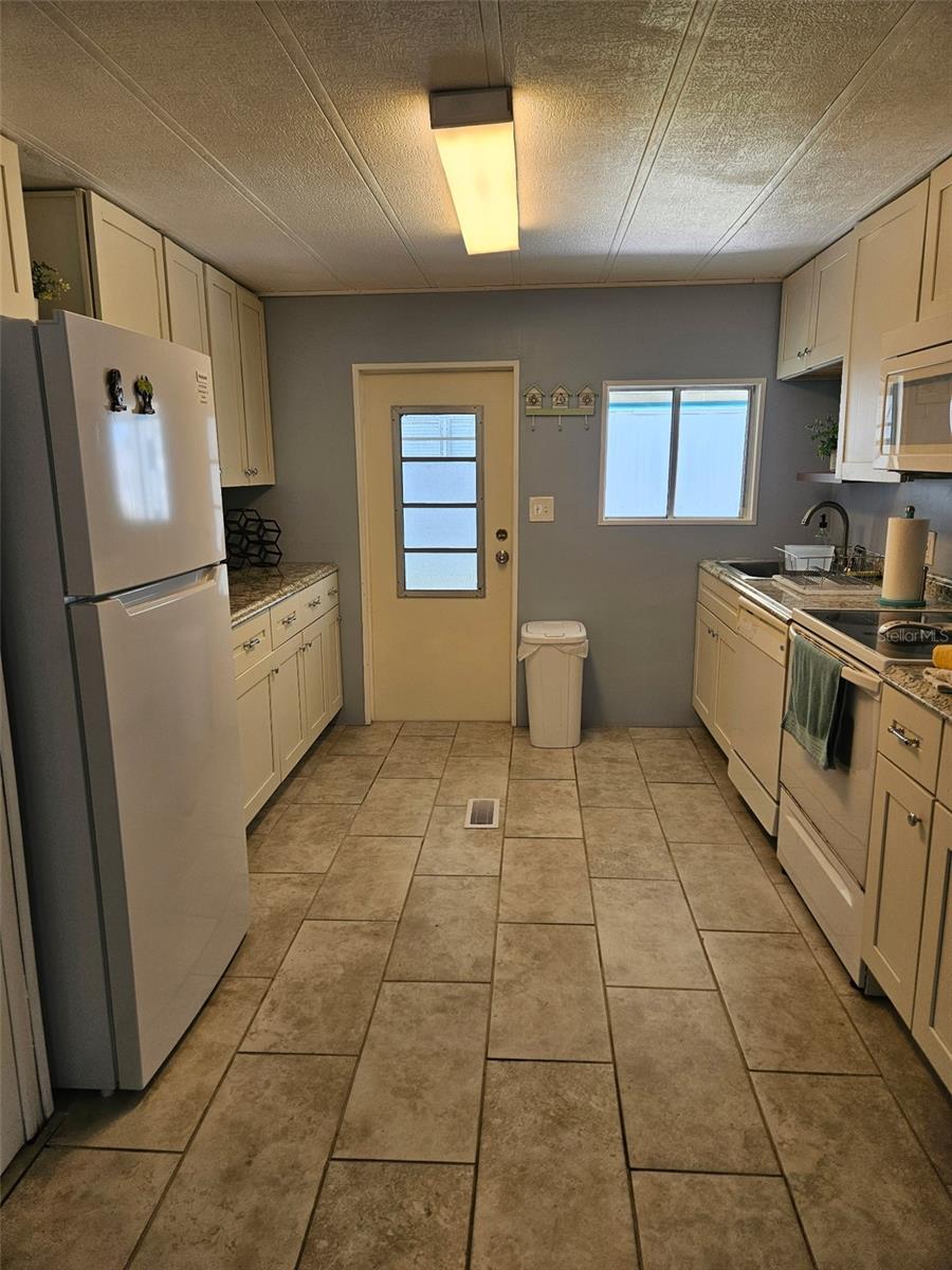 Image 7 of 19 For 373 Majesty Drive 373