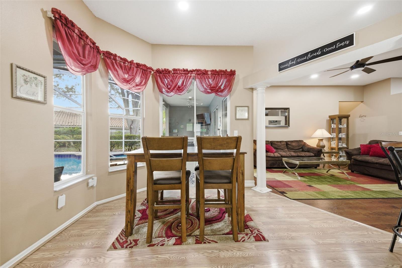 Listing photo id 8 for 18302 Saint James Court