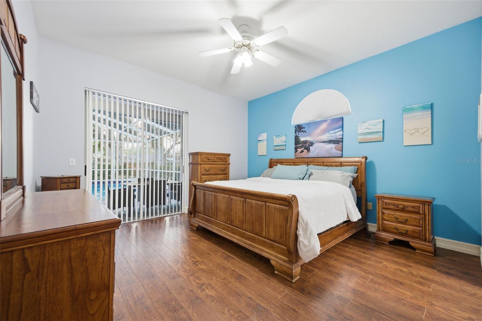 Listing photo id 22 for 18302 Saint James Court