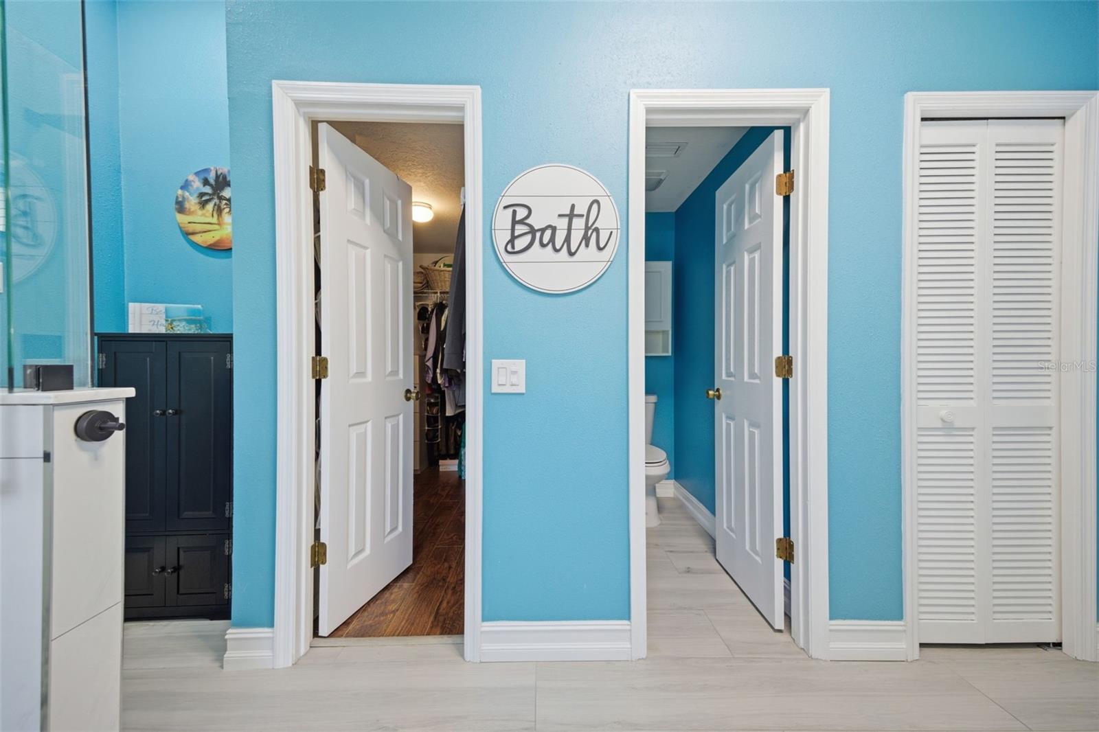 Listing photo id 27 for 18302 Saint James Court