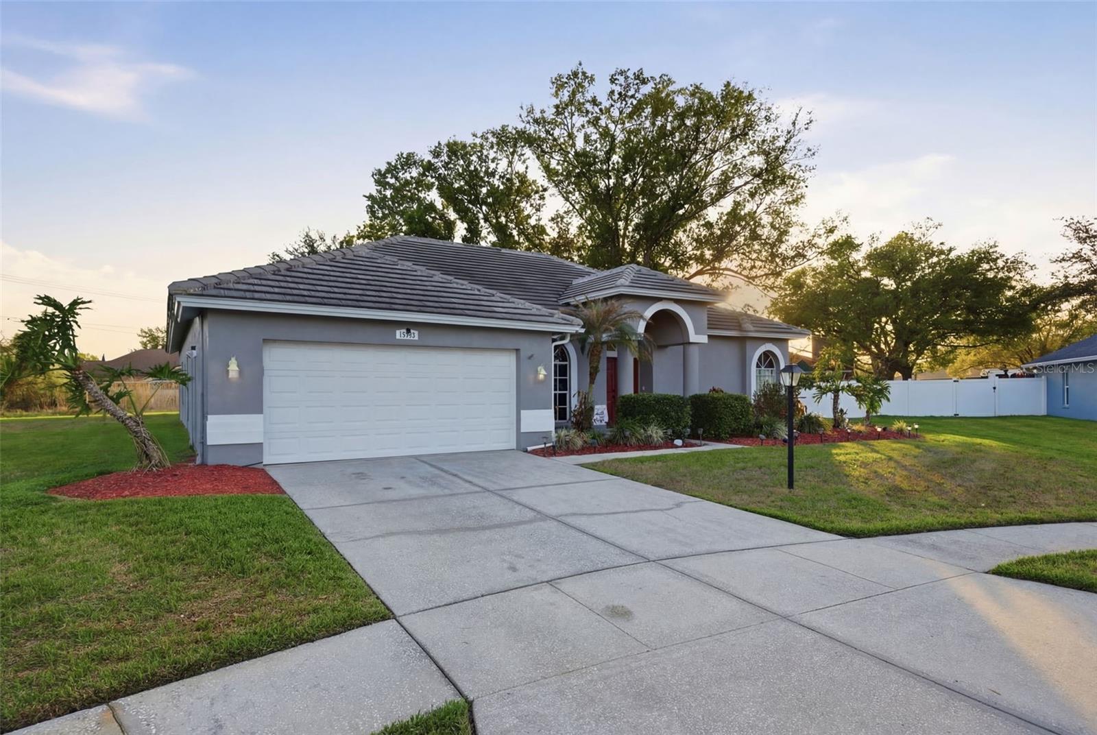 Listing photo id 1 for 18302 Saint James Court