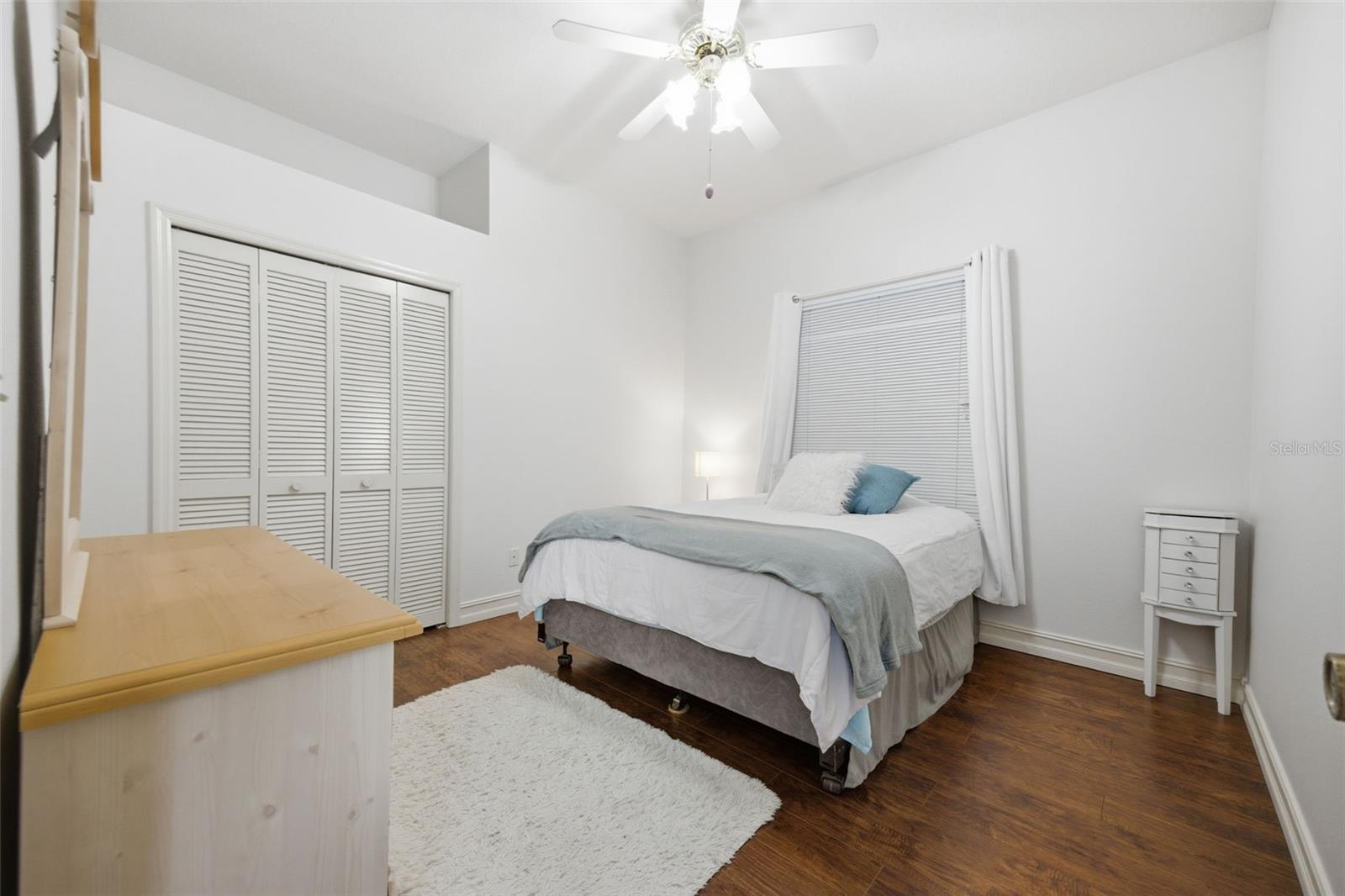 Listing photo id 29 for 18302 Saint James Court