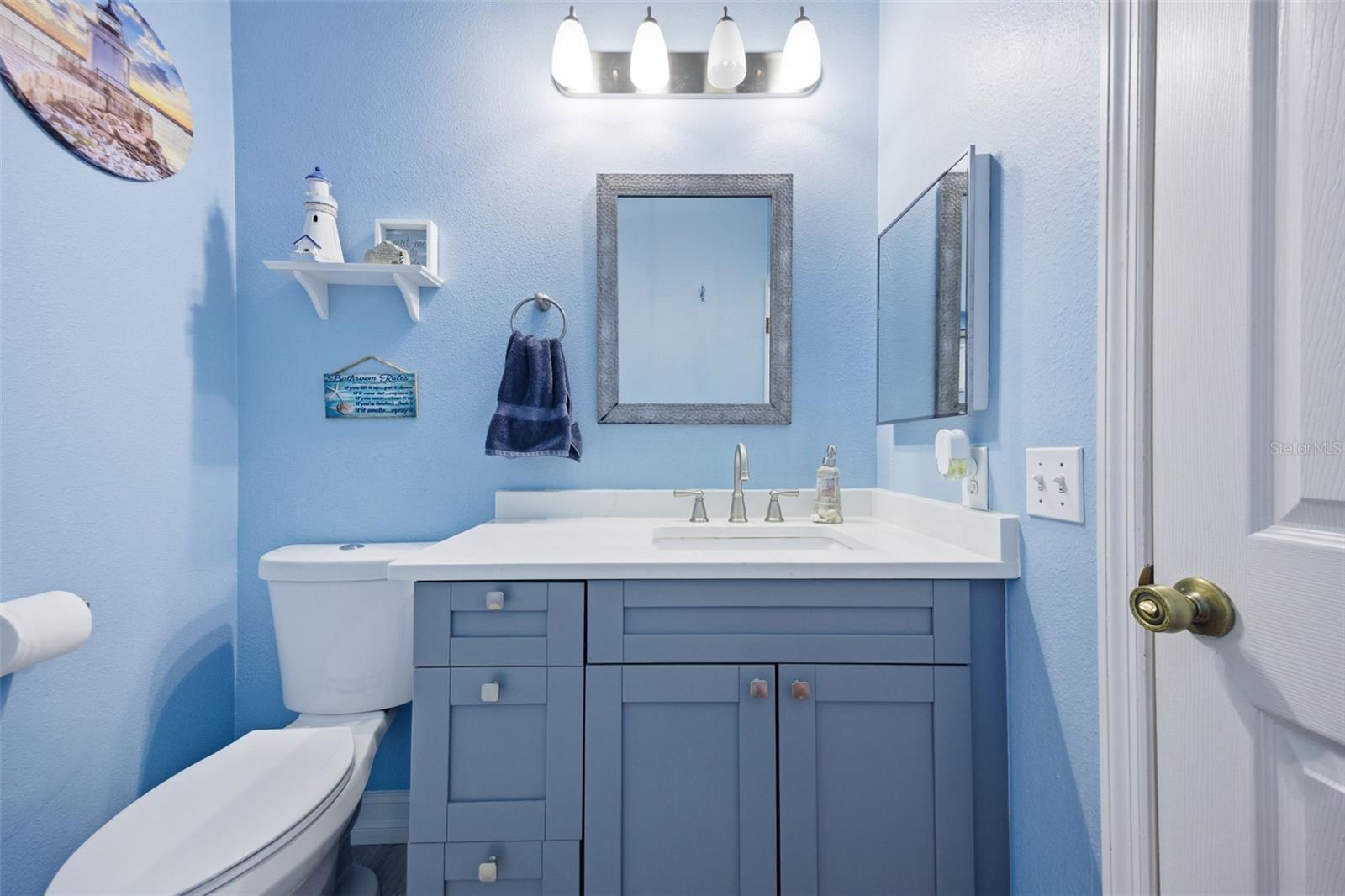 Listing photo id 32 for 18302 Saint James Court