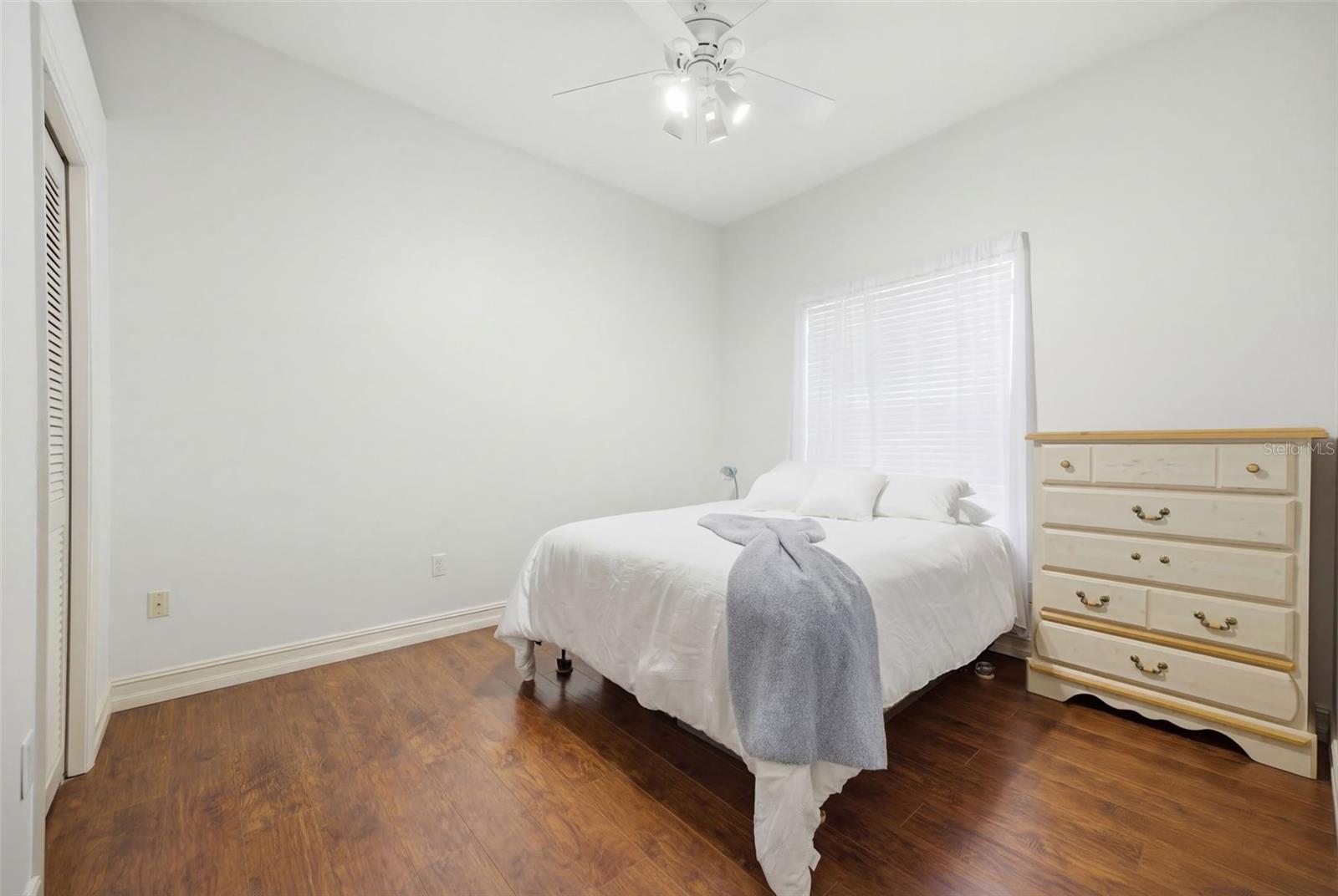 Listing photo id 33 for 18302 Saint James Court