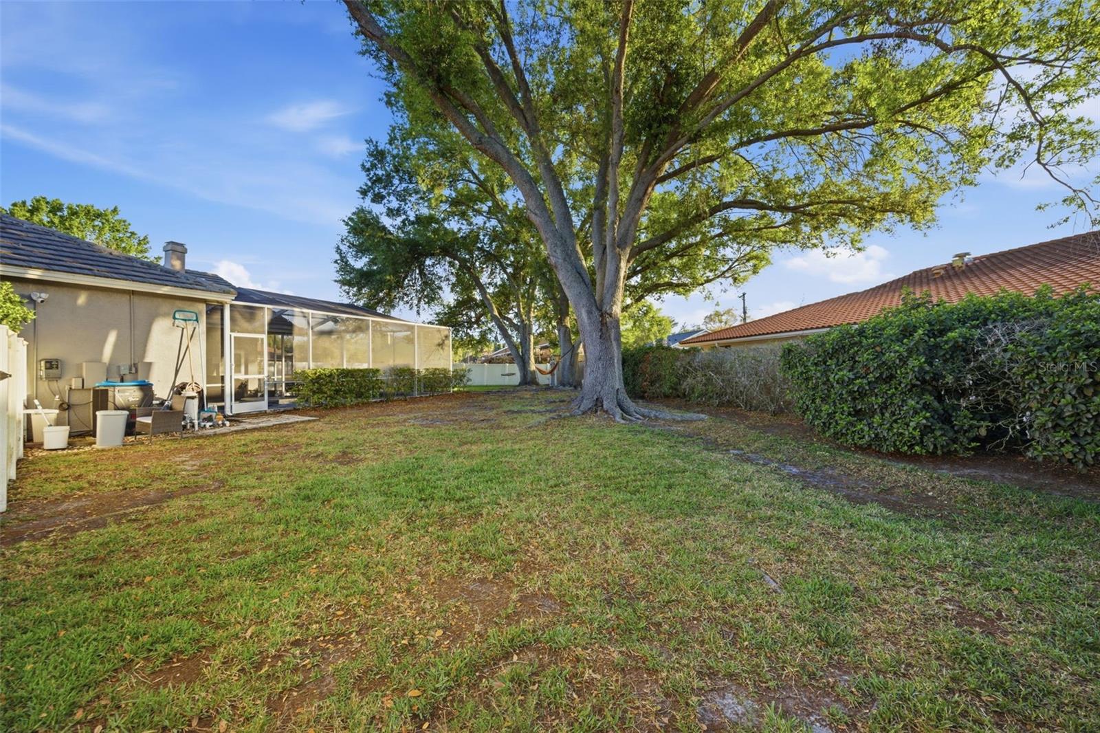 Listing photo id 44 for 18302 Saint James Court