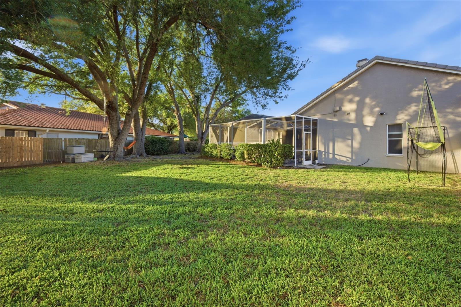 Listing photo id 47 for 18302 Saint James Court