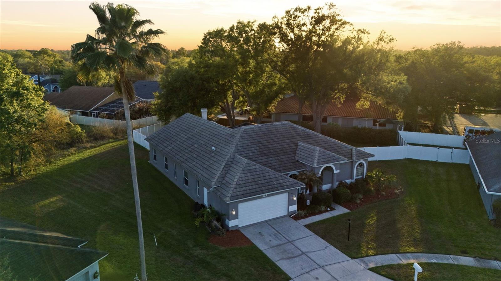 Listing photo id 51 for 18302 Saint James Court