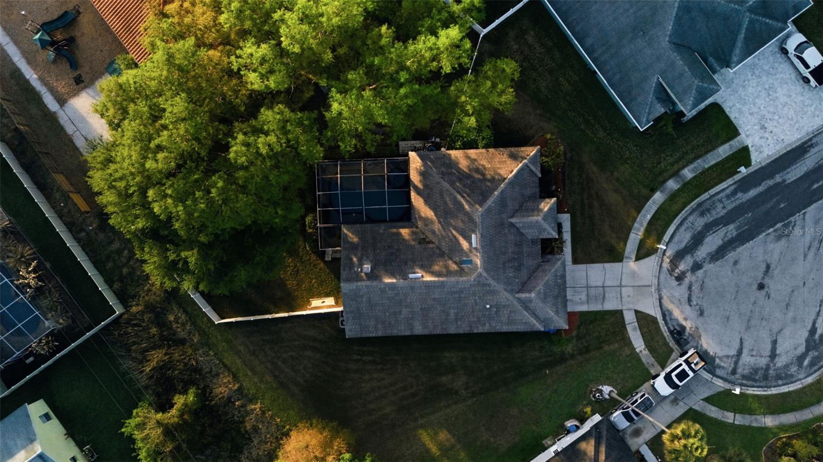 Listing photo id 54 for 18302 Saint James Court