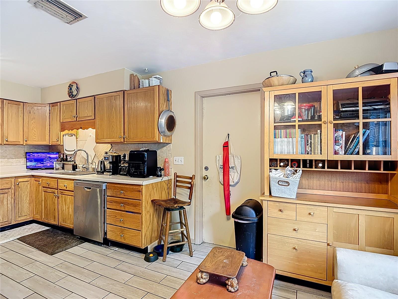 Image 12 of 64 For 201 Mason Street