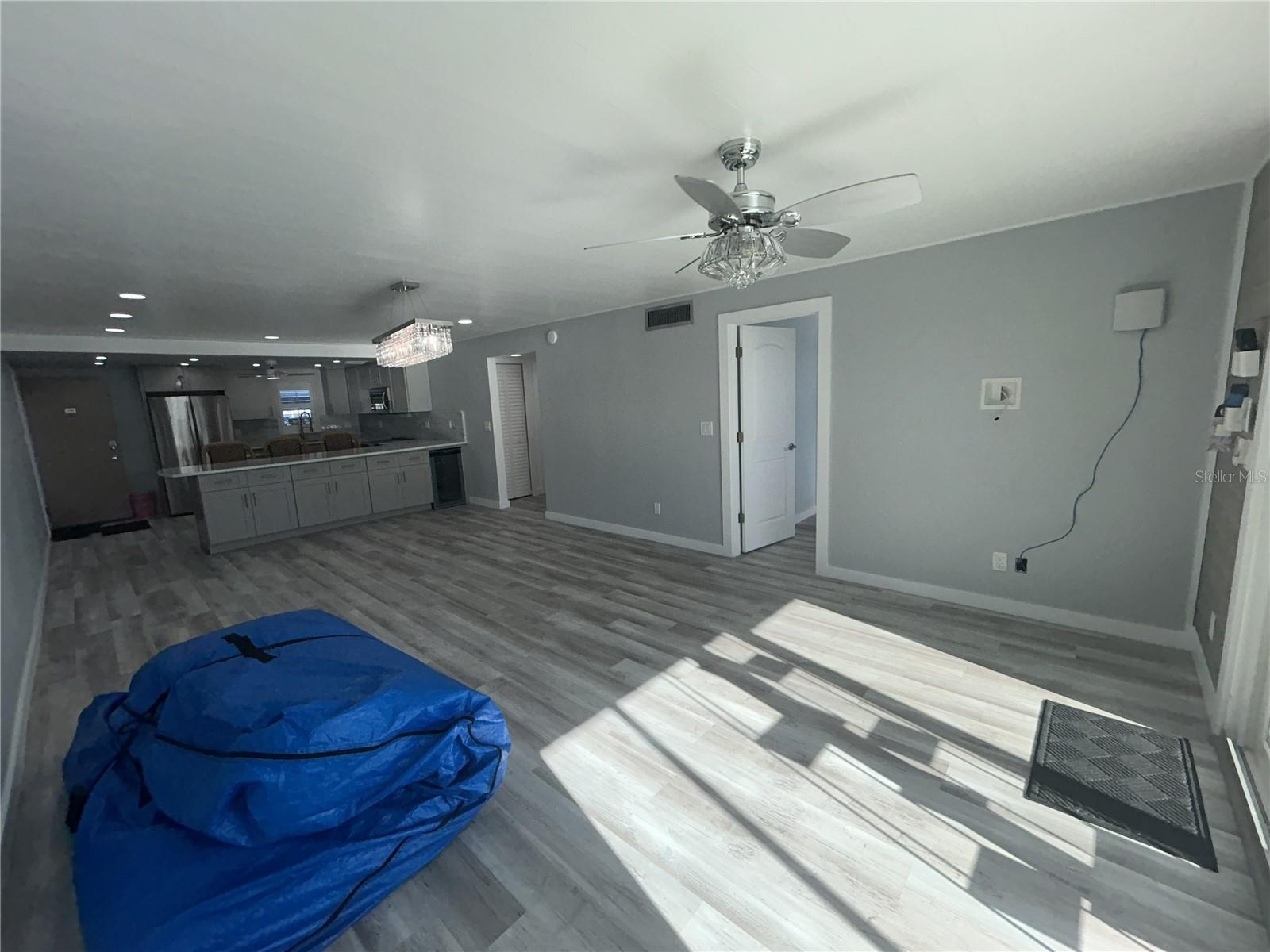 Image 12 of 53 For 7625 Sun Island Drive S 108