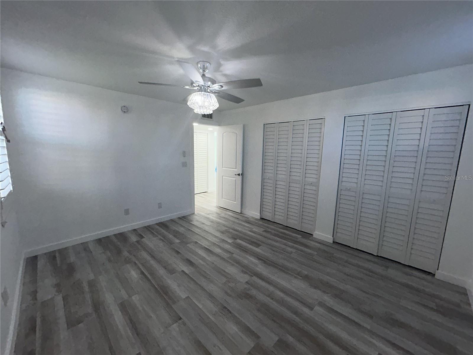 Image 16 of 53 For 7625 Sun Island Drive S 108