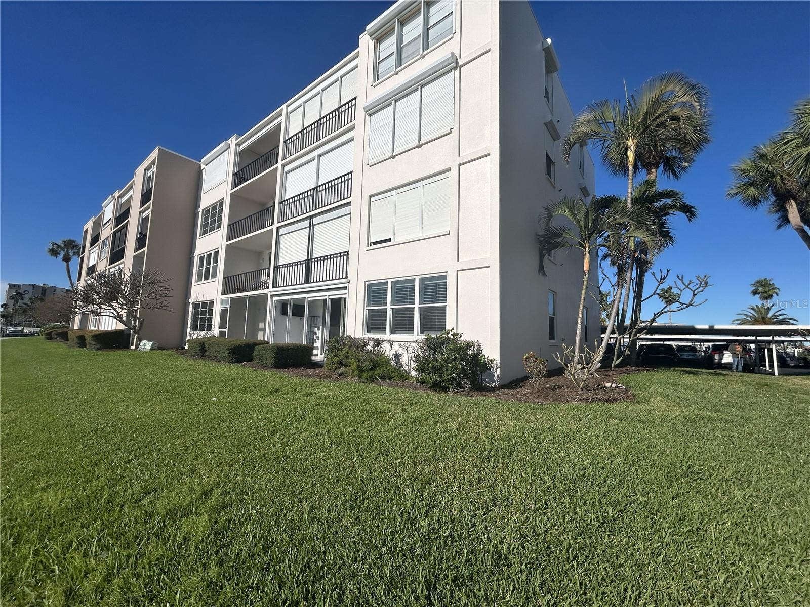 Image 31 of 53 For 7625 Sun Island Drive S 108