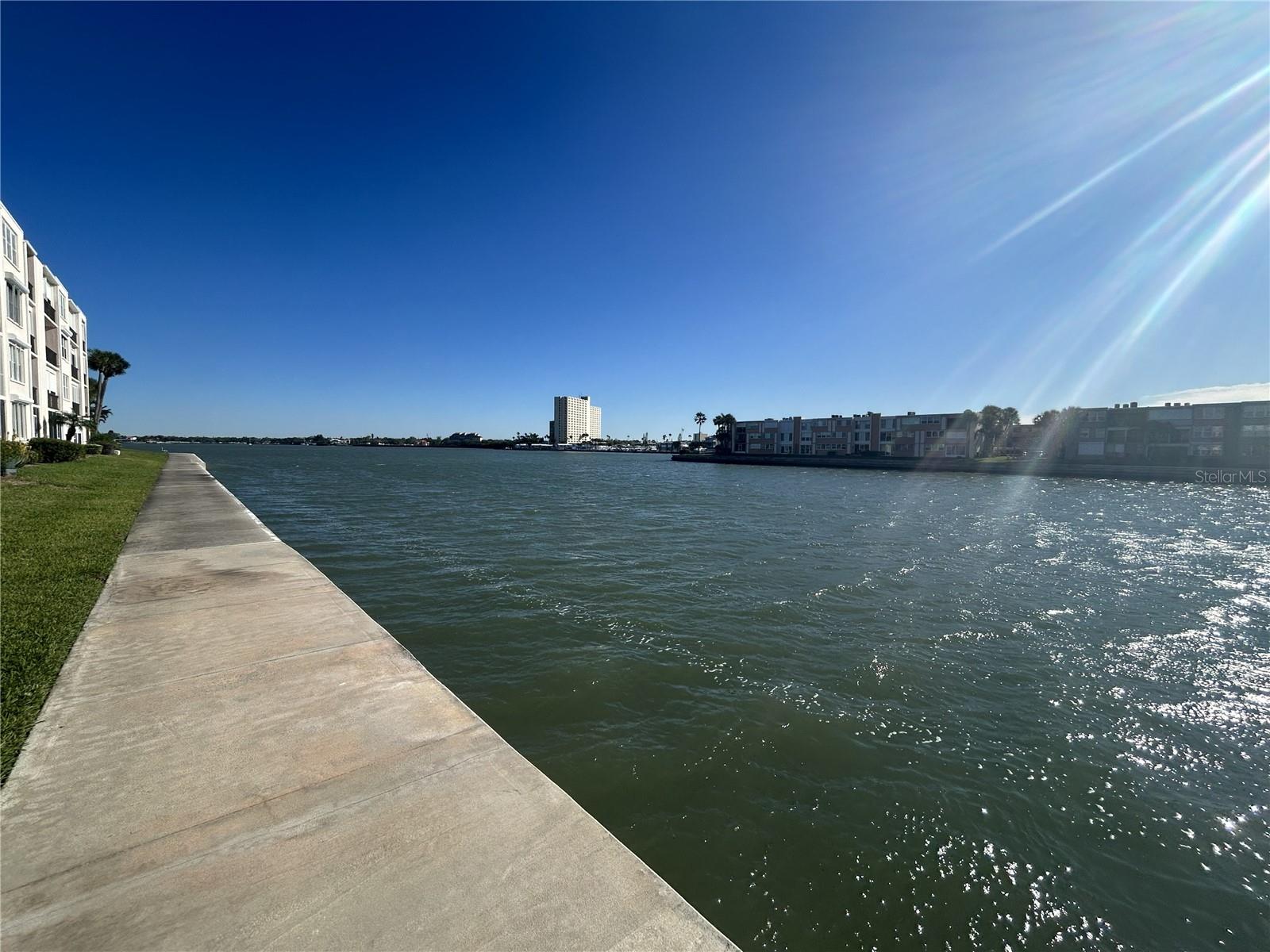 Image 33 of 53 For 7625 Sun Island Drive S 108