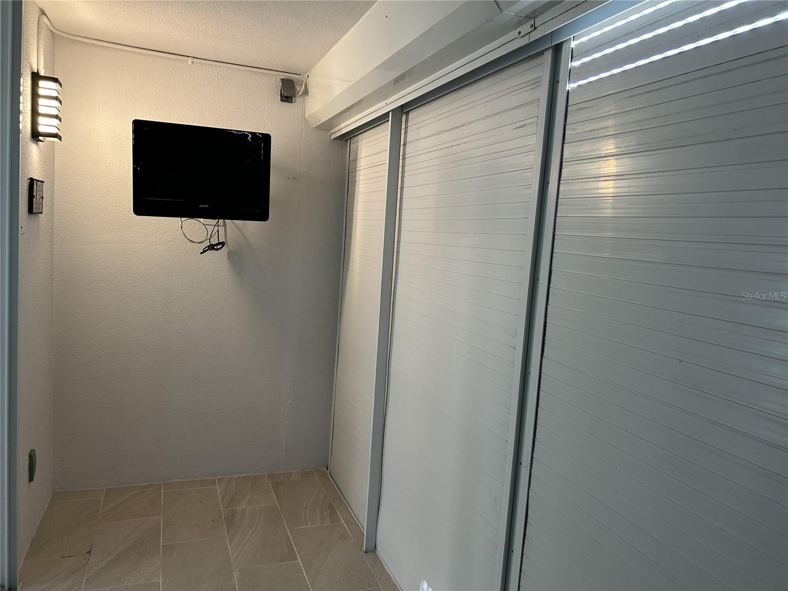 Image 36 of 53 For 7625 Sun Island Drive S 108