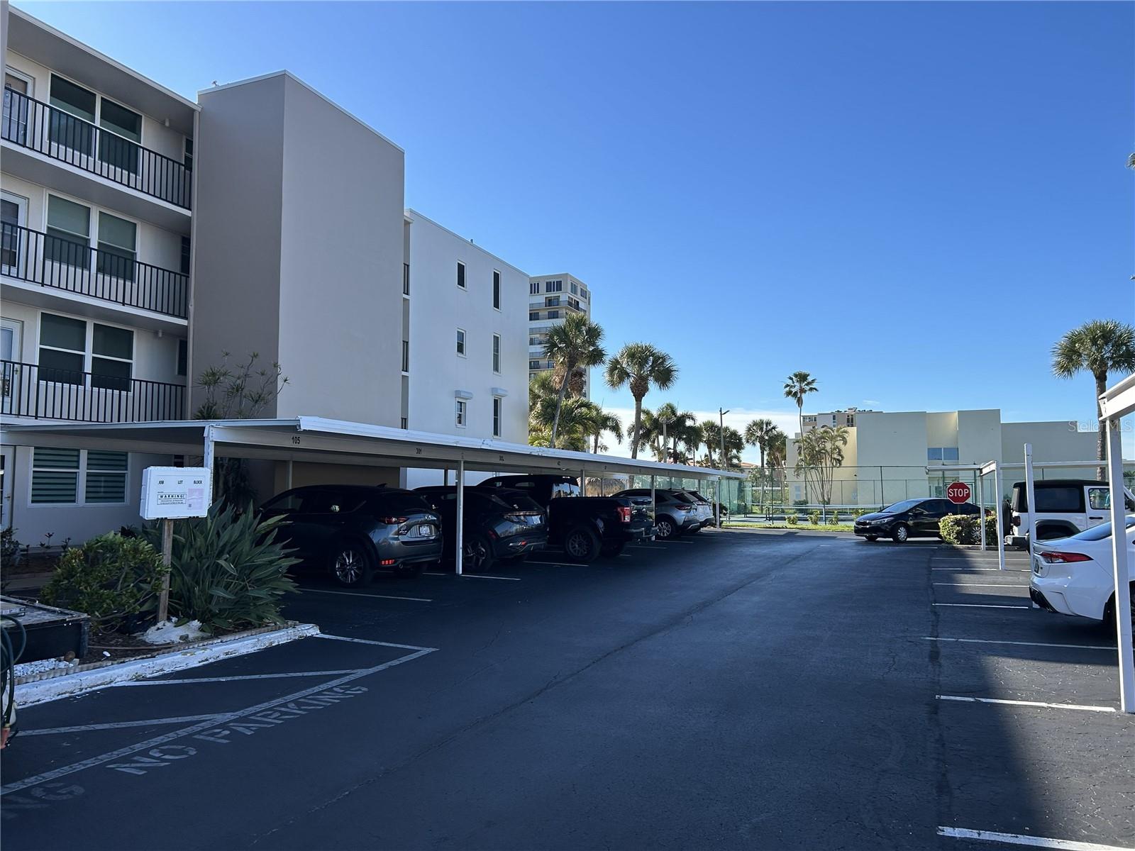 Image 41 of 53 For 7625 Sun Island Drive S 108