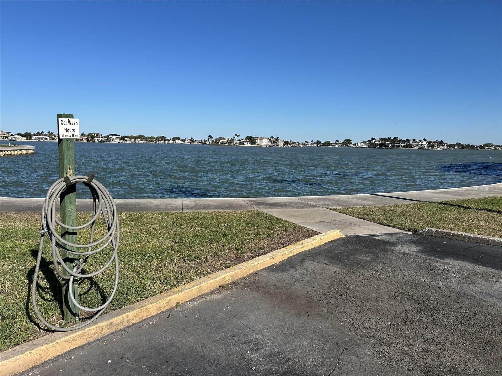 Image 42 of 53 For 7625 Sun Island Drive S 108