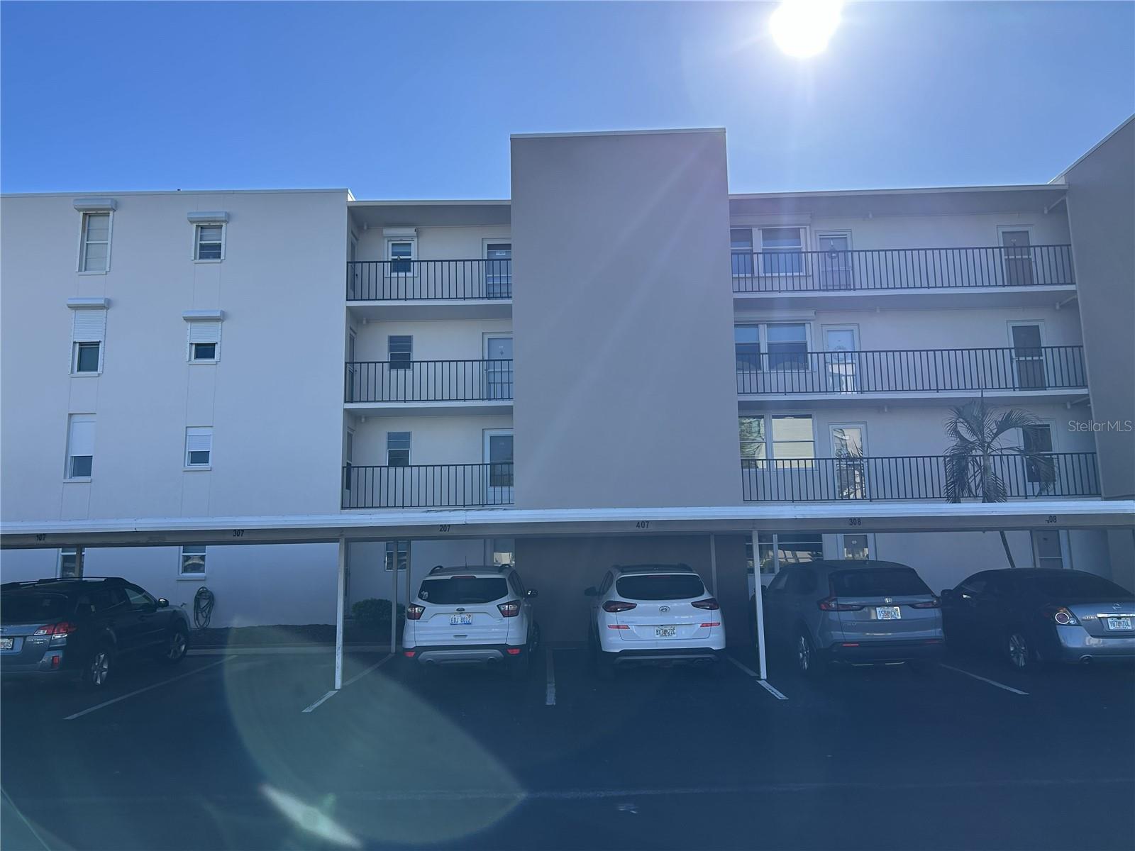 Image 43 of 53 For 7625 Sun Island Drive S 108