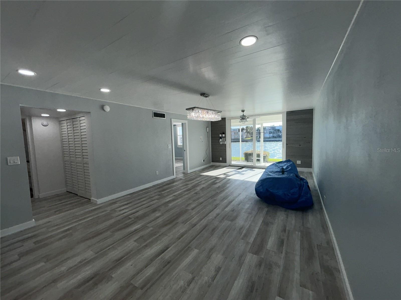 Image 8 of 53 For 7625 Sun Island Drive S 108