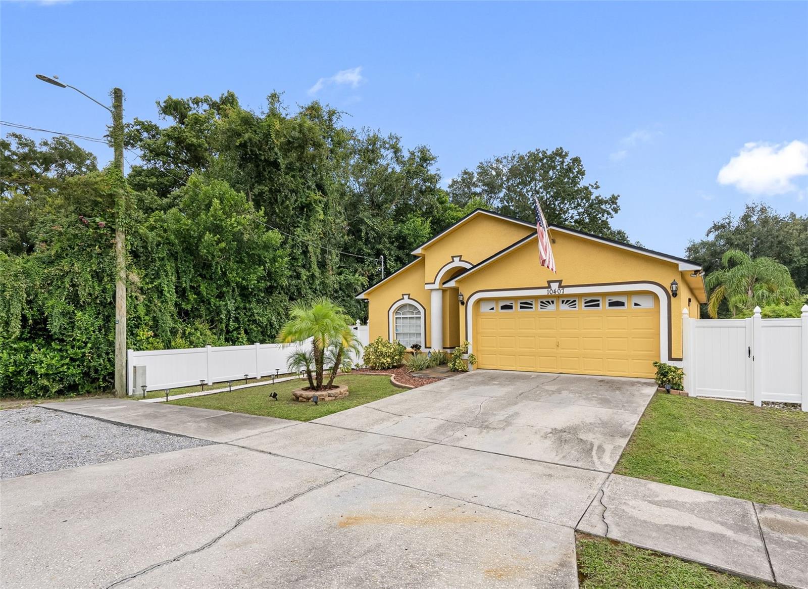 Details for 10407 Woodmere Road, TAMPA, FL 33617