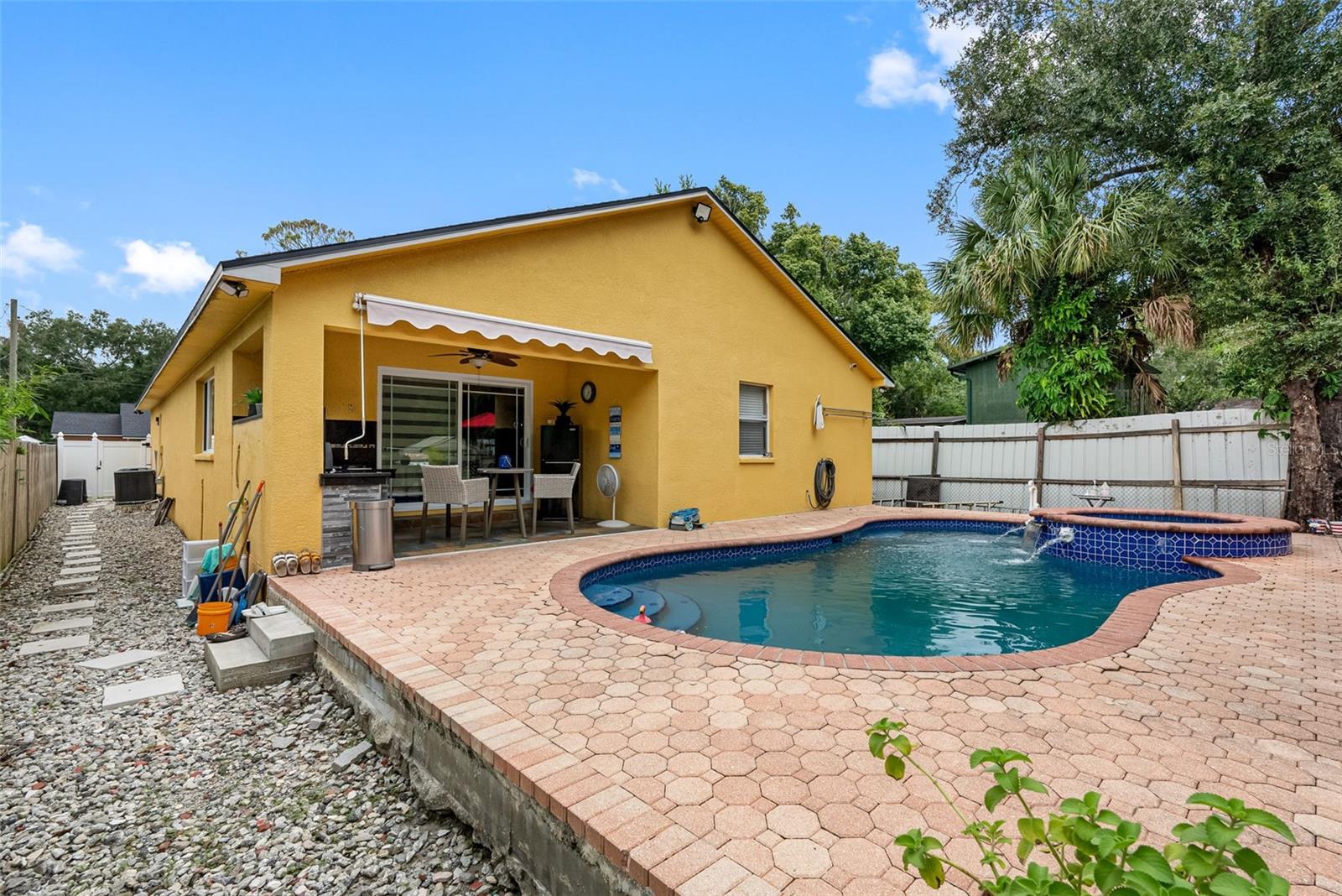 Image 12 of 58 For 10407 Woodmere Road