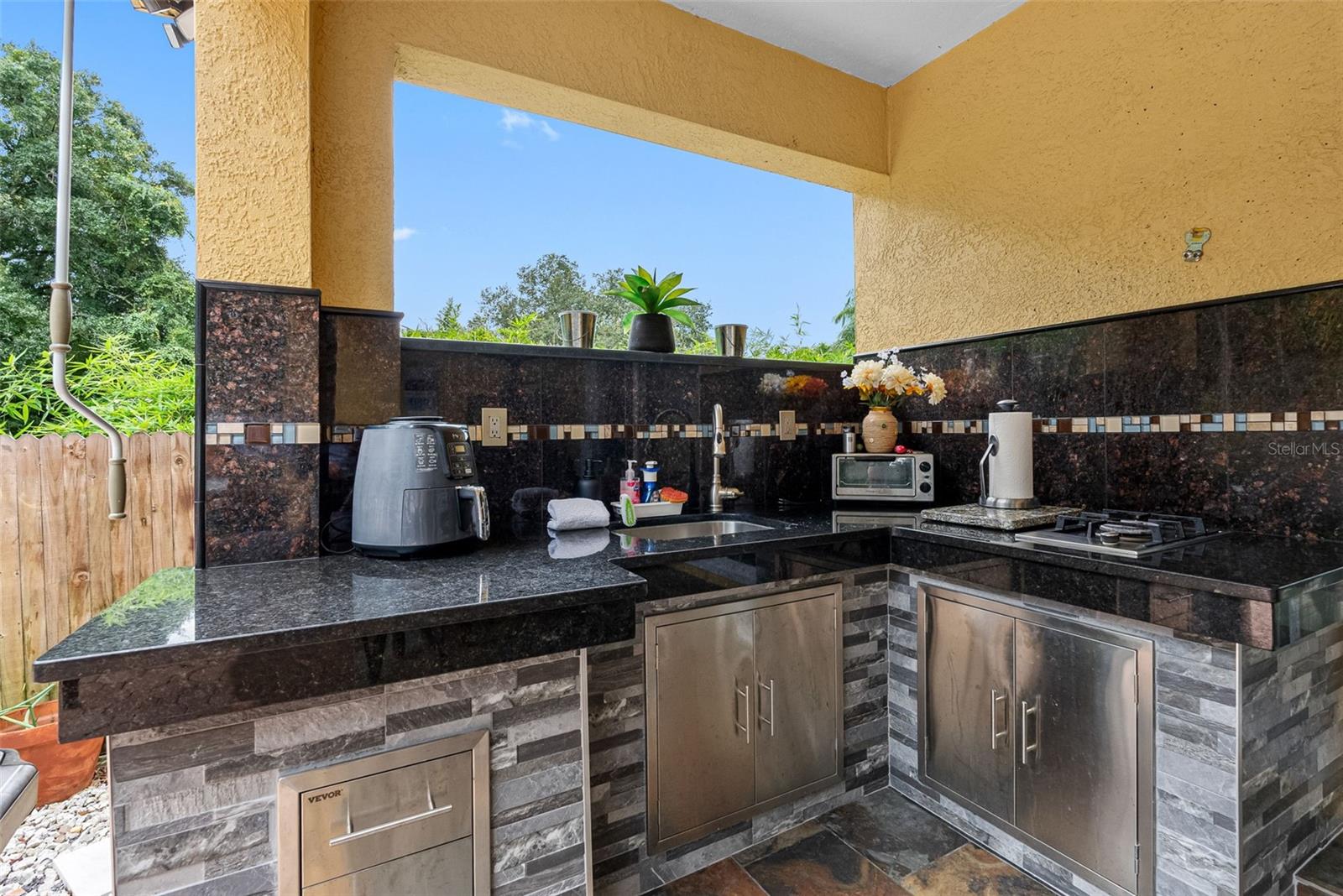 Image 18 of 58 For 10407 Woodmere Road