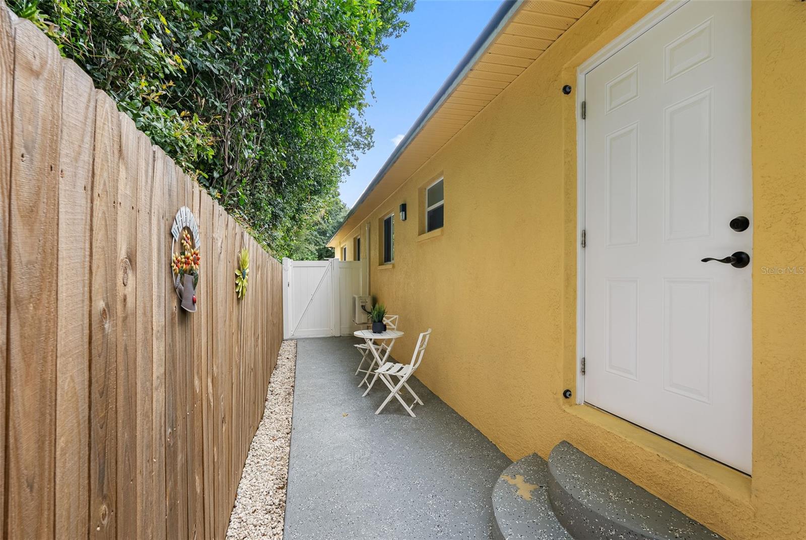 Image 42 of 58 For 10407 Woodmere Road