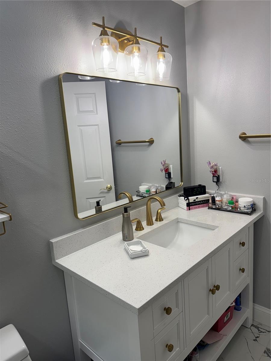 Image 54 of 58 For 10407 Woodmere Road