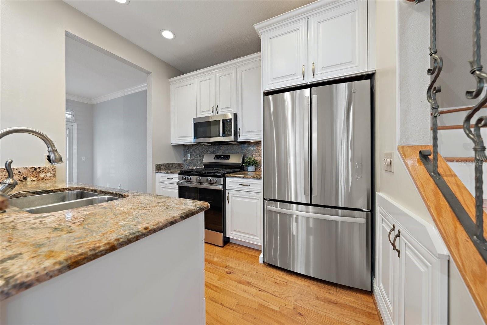 Image 10 of 51 For 2920 El Prado Boulevard 13