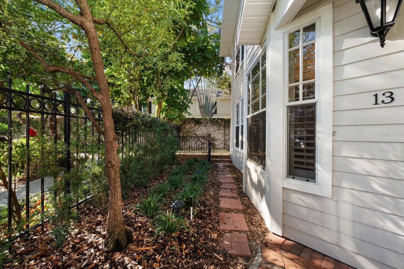 Image 40 of 51 For 2920 El Prado Boulevard 13